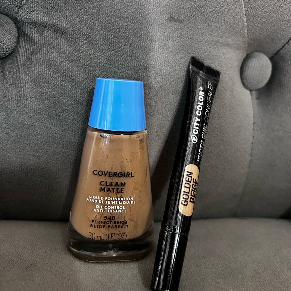 FREE COVERGIRL Clean Matte Foundation and City Color Concealer - Golden Beige